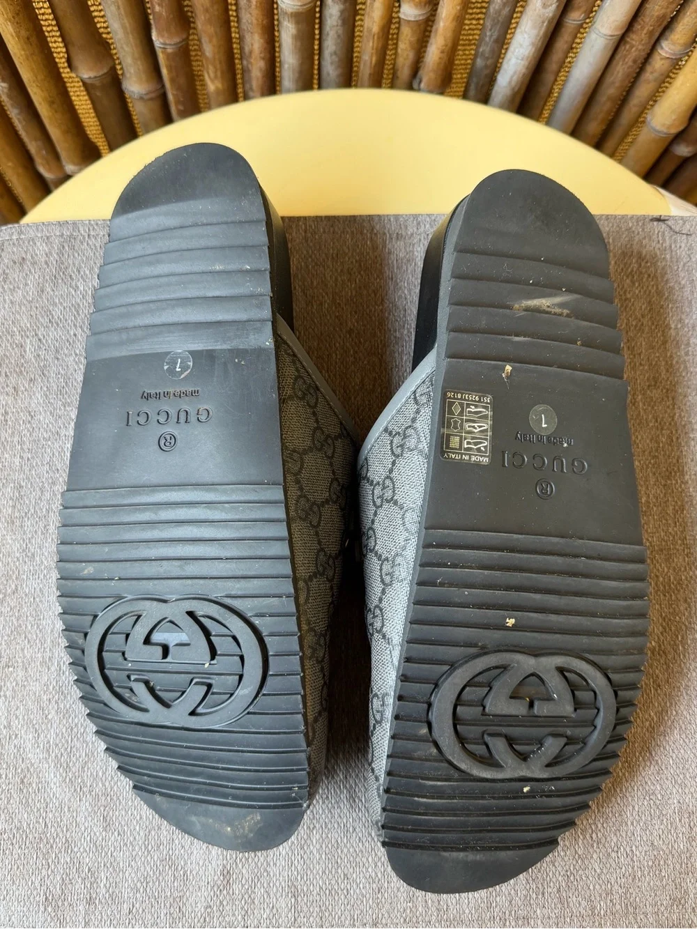 GUCCI  Men’s GG Supreme Mule with Horsebit